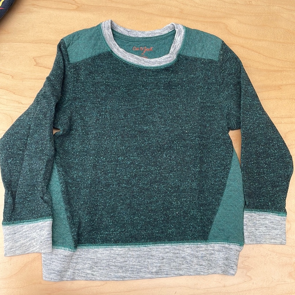CAT & JACK Lightweight Long Sleeve Sweatshirt size 5T